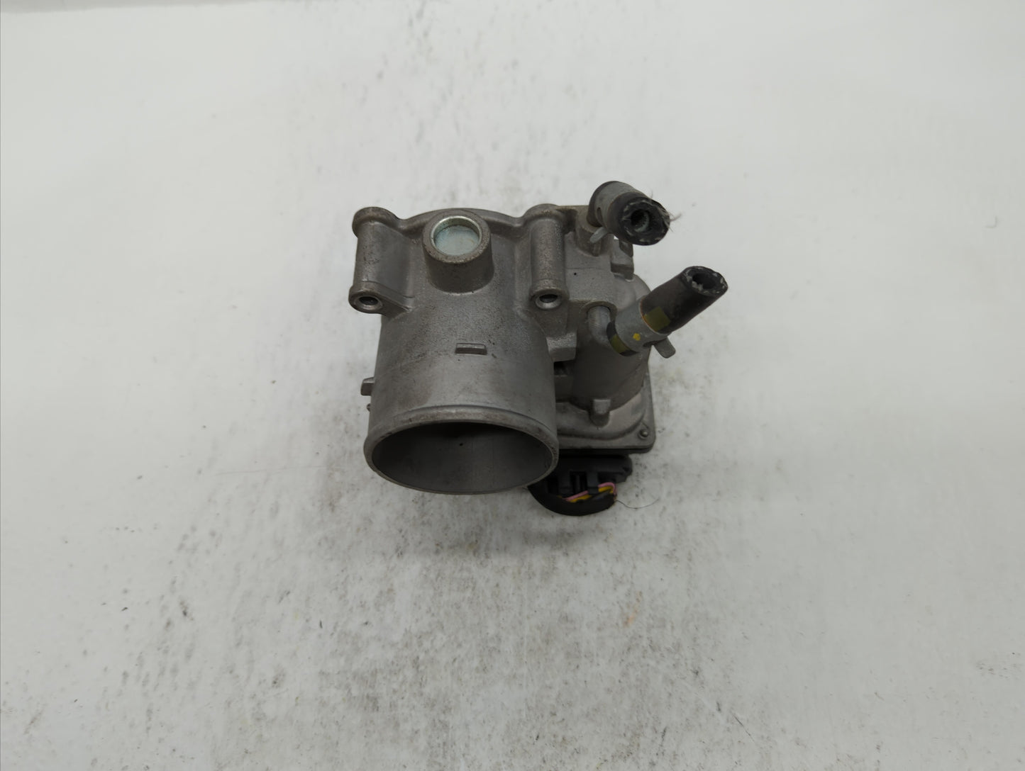 2014-2016 Kia Forte Throttle Body P/N:35100-2E400 Fits Fits 2012 2013 2014 2015 2016 2018 2019 OEM Used Auto Parts - Oemused