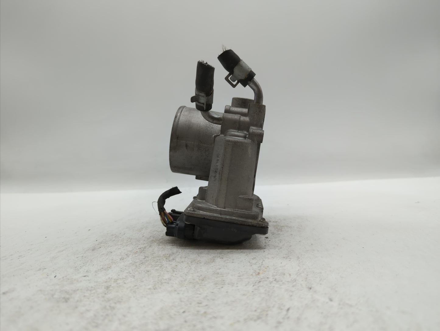 2014-2016 Kia Forte Throttle Body P/N:35100-2E400 Fits Fits 2012 2013 2014 2015 2016 2018 2019 OEM Used Auto Parts - Oemused
