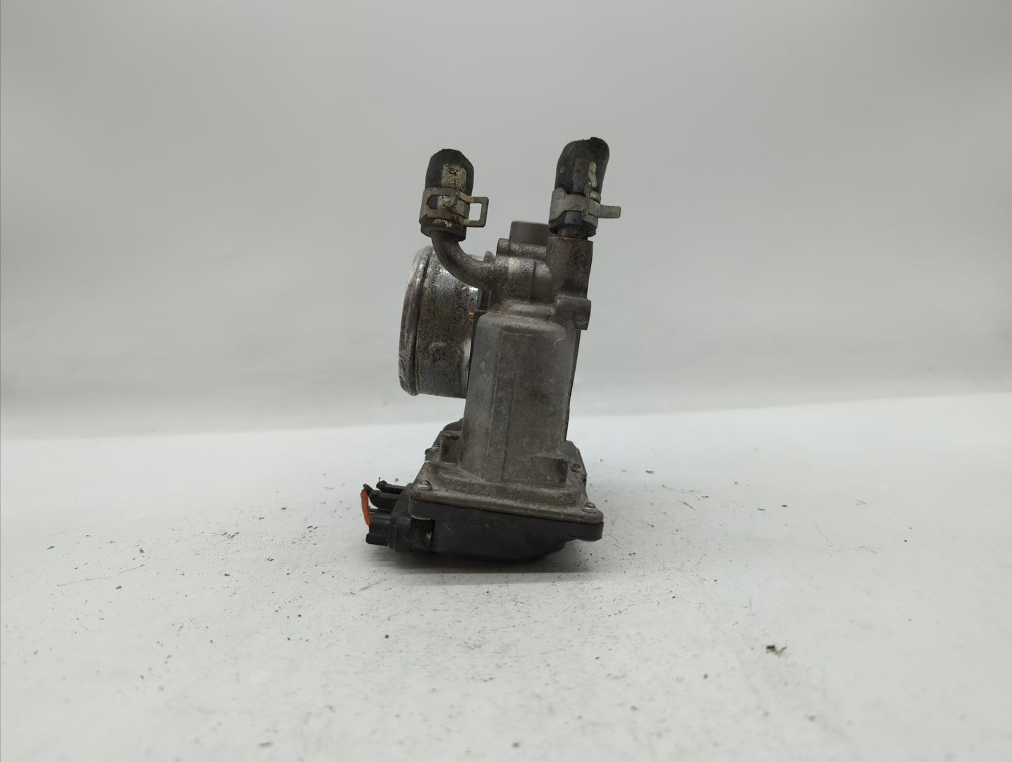 2014-2016 Kia Forte Throttle Body P/N:35100-2B320 Fits Fits 2013 2014 2015 2016 OEM Used Auto Parts - Oemusedautoparts1.com