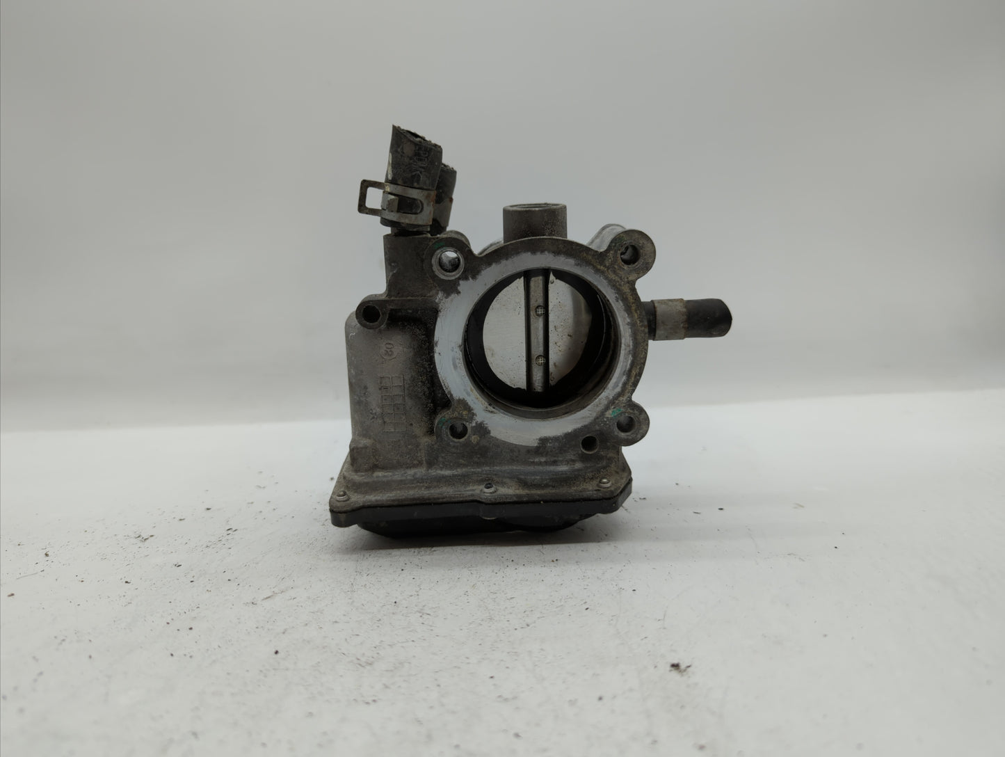 2014-2016 Kia Forte Throttle Body P/N:35100-2B320 Fits Fits 2013 2014 2015 2016 OEM Used Auto Parts - Oemusedautoparts1.com