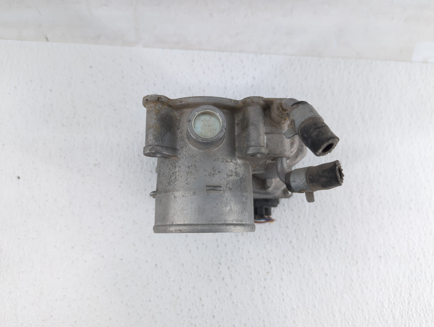 2014-2016 Kia Forte Throttle Body P/N:35100-2E000 Fits Fits 2012 2013 2014 2015 2016 2018 2019 OEM Used Auto Parts - Oemused