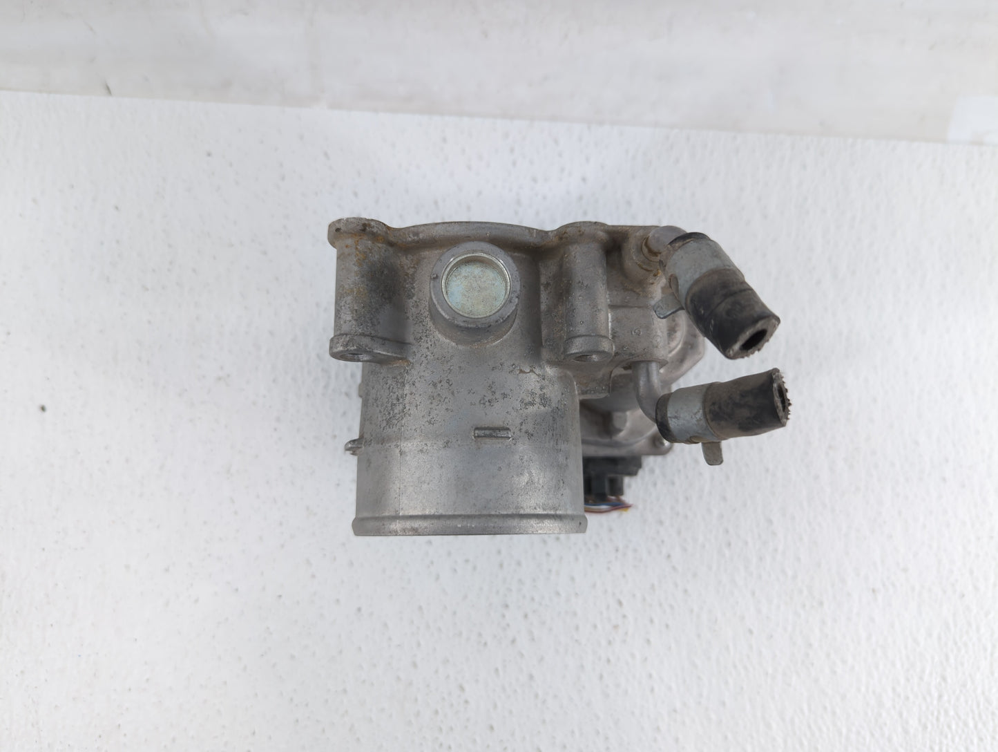 2014-2016 Kia Forte Throttle Body P/N:35100-2E000 Fits Fits 2012 2013 2014 2015 2016 2018 2019 OEM Used Auto Parts - Oemused