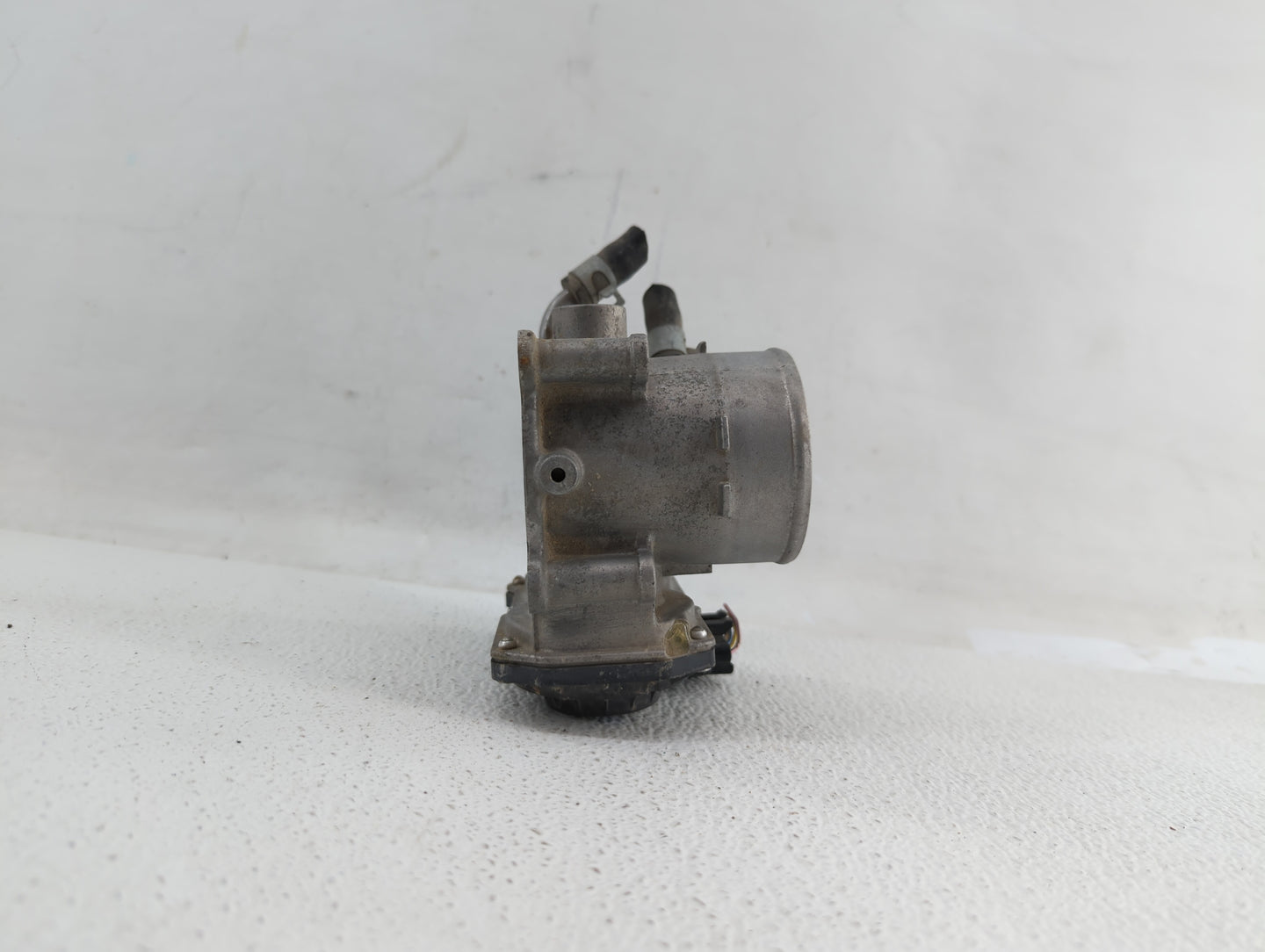 2014-2016 Kia Forte Throttle Body P/N:35100-2E000 Fits Fits 2012 2013 2014 2015 2016 2018 2019 OEM Used Auto Parts - Oemused