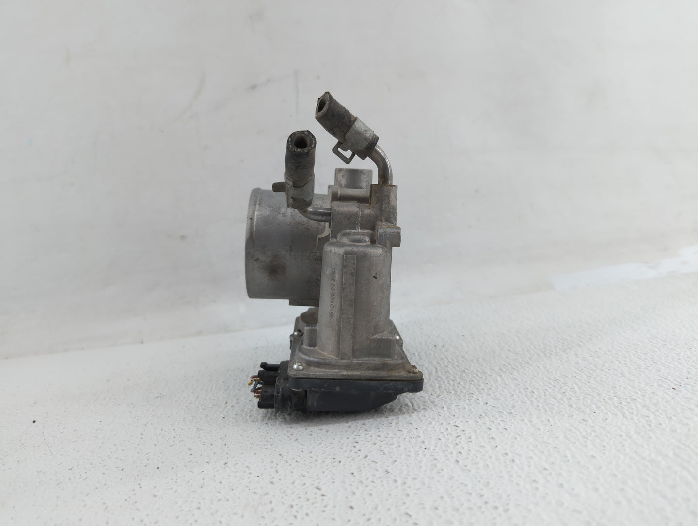 2014-2016 Kia Forte Throttle Body P/N:35100-2E000 Fits Fits 2012 2013 2014 2015 2016 2018 2019 OEM Used Auto Parts - Oemused