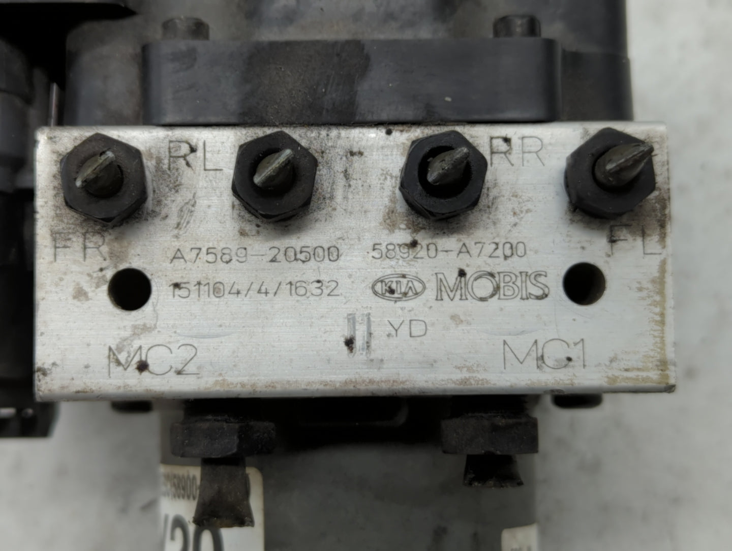 2014-2016 Kia Forte ABS Pump Control Module Replacement P/N:58900-A7200 58920-A7200 Fits Fits 2014 2015 2016 OEM Used Auto P