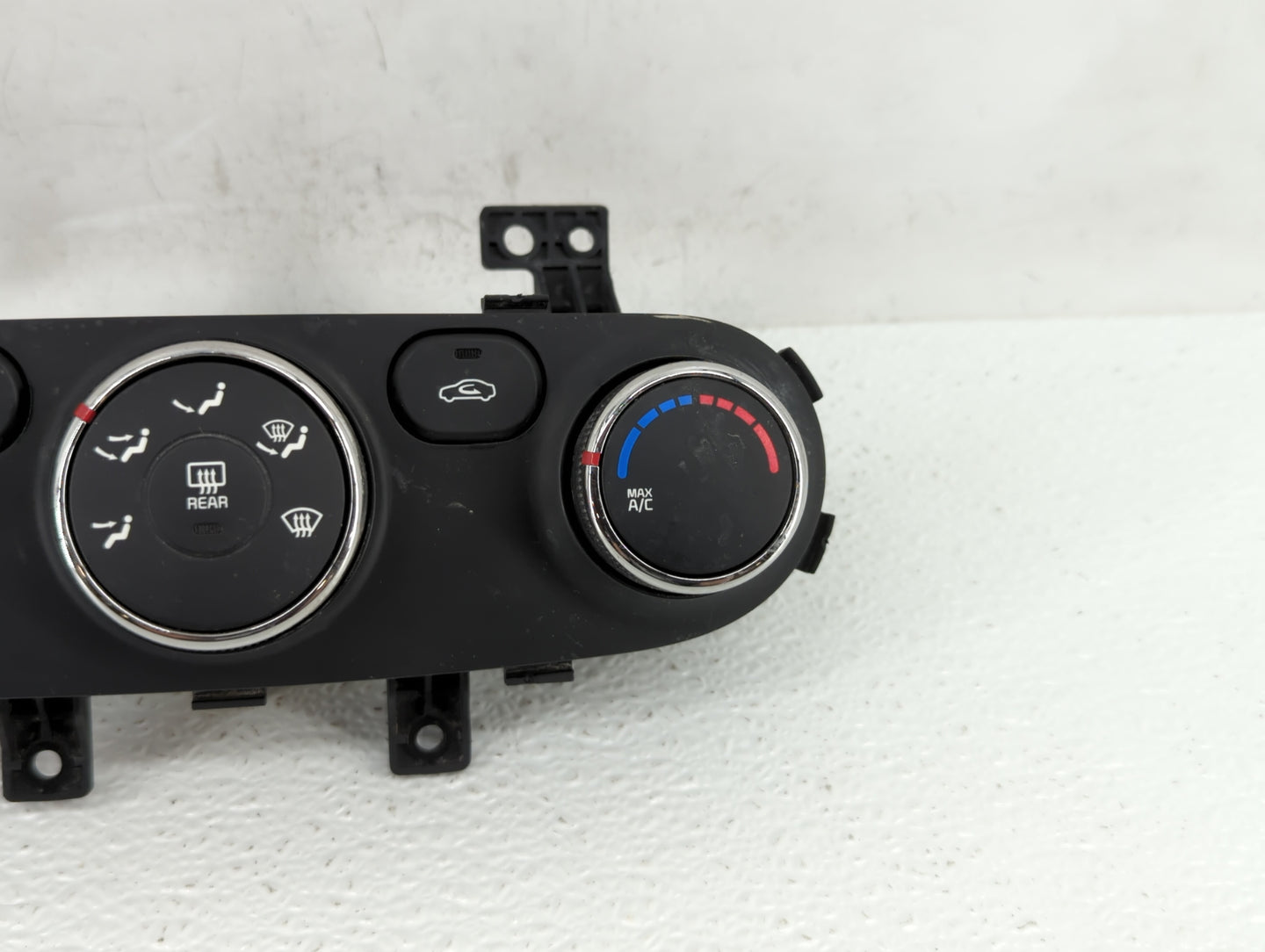 2014-2016 Kia Forte Climate Control Module Temperature AC/Heater Replacement P/N:97250-A7050WK 97250-A7052WK Fits OEM Used A