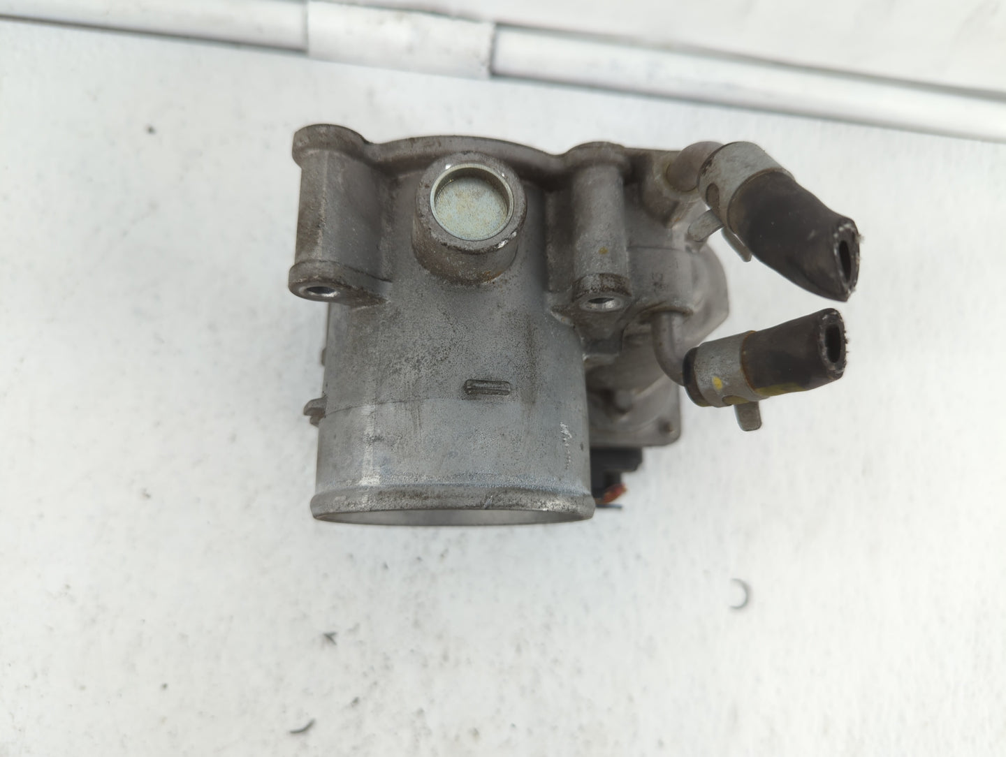 2014-2016 Kia Forte Throttle Body P/N:35100-2E400 35100-2E000 Fits Fits 2012 2013 2014 2015 2016 2018 2019 OEM Used Auto Par