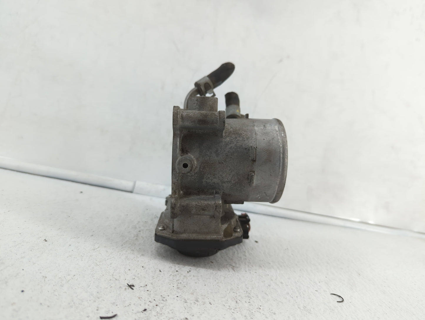 2014-2016 Kia Forte Throttle Body P/N:35100-2E400 35100-2E000 Fits Fits 2012 2013 2014 2015 2016 2018 2019 OEM Used Auto Par