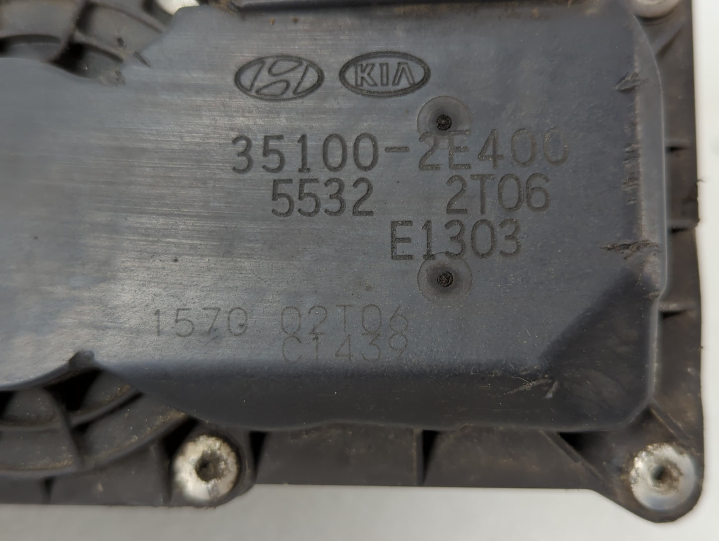 2014-2016 Kia Forte Throttle Body P/N:35100-2E400 35100-2E000 Fits Fits 2012 2013 2014 2015 2016 2018 2019 OEM Used Auto Par