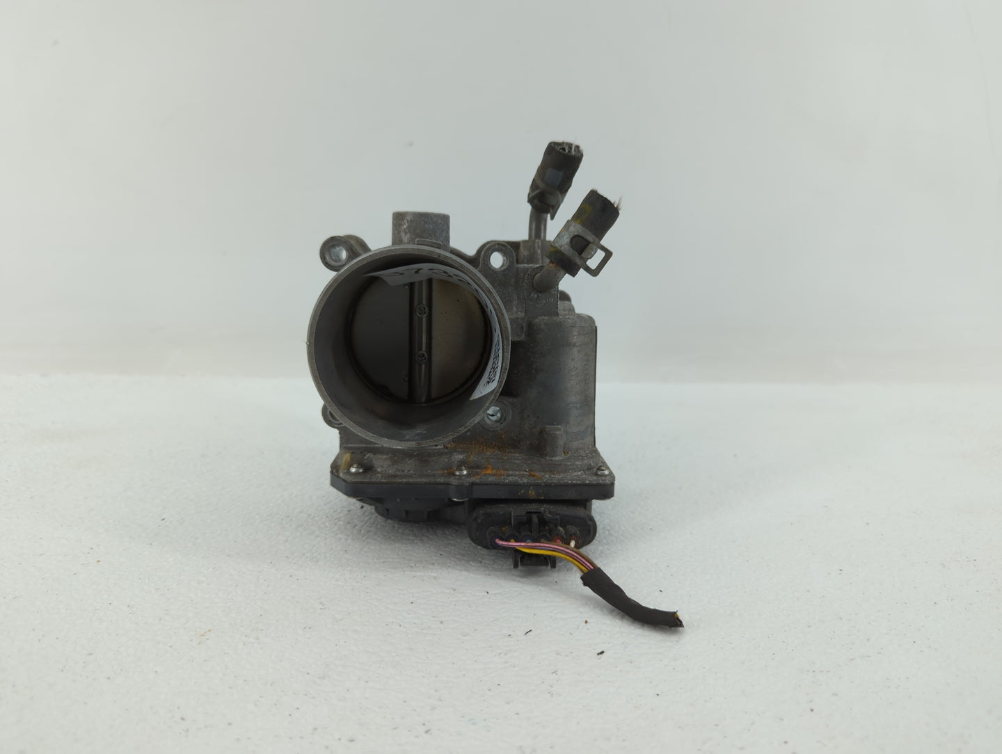 2014-2016 Kia Forte Throttle Body P/N:35100-2E400 35100-2E000 Fits Fits 2012 2013 2014 2015 2016 2018 2019 OEM Used Auto Par