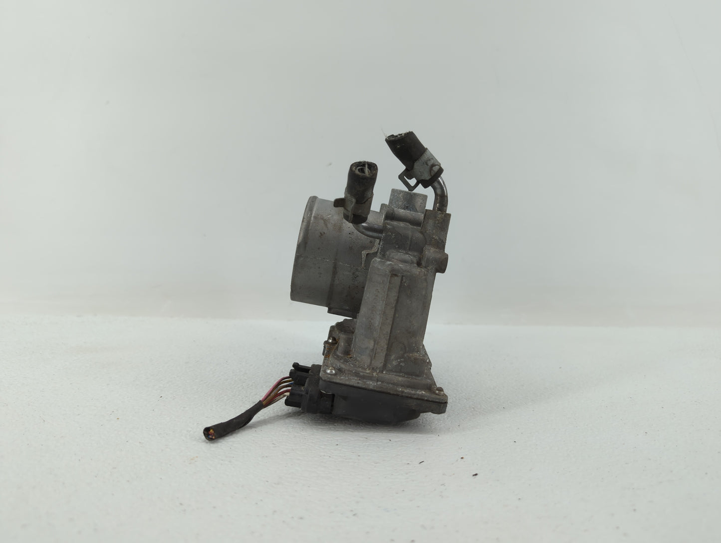 2014-2016 Kia Forte Throttle Body P/N:35100-2E400 35100-2E000 Fits Fits 2012 2013 2014 2015 2016 2018 2019 OEM Used Auto Par