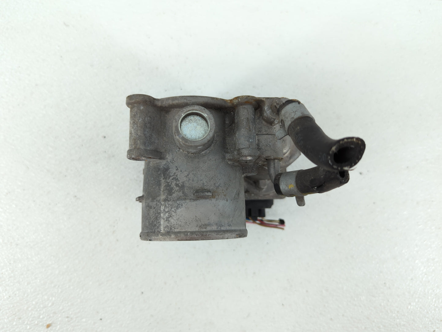 2014-2016 Kia Forte Throttle Body P/N:35100-2E400 35100-2E000 Fits Fits 2012 2013 2014 2015 2016 2018 2019 OEM Used Auto Par