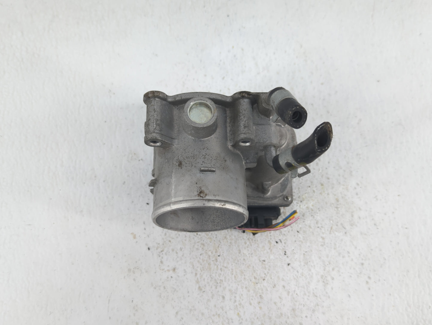 2014-2016 Kia Forte Throttle Body P/N:35100-2E400 35100-2E000 Fits Fits 2012 2013 2014 2015 2016 2018 2019 OEM Used Auto Par
