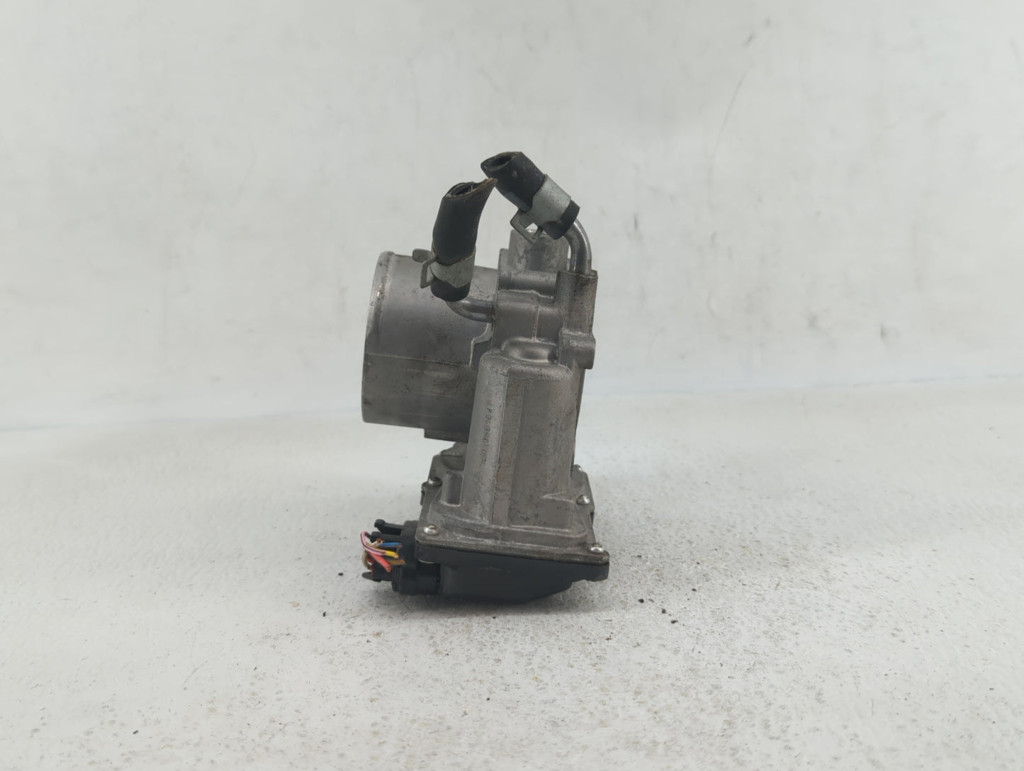 2014-2016 Kia Forte Throttle Body P/N:35100-2E400 35100-2E000 Fits Fits 2012 2013 2014 2015 2016 2018 2019 OEM Used Auto Par