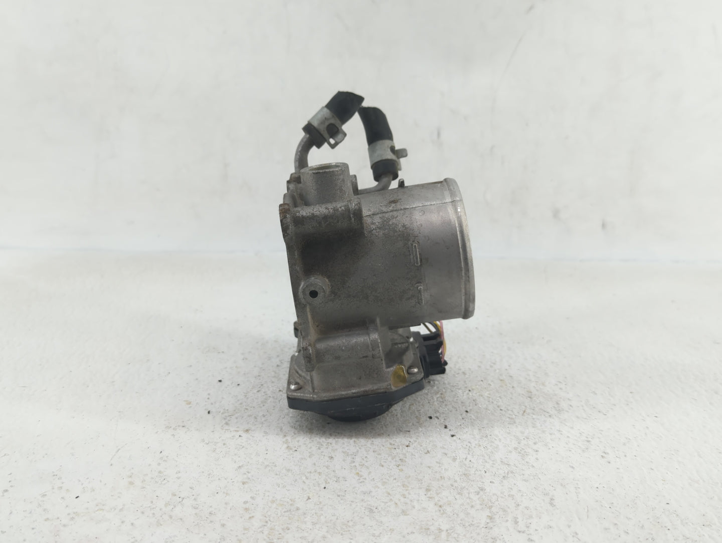 2014-2016 Kia Forte Throttle Body P/N:35100-2E400 35100-2E000 Fits Fits 2012 2013 2014 2015 2016 2018 2019 OEM Used Auto Par