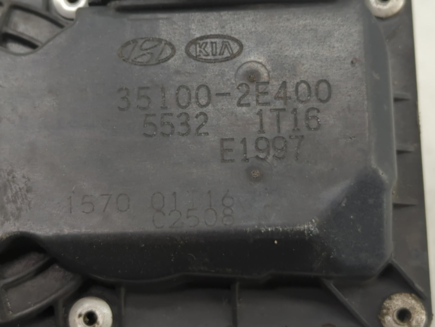 2014-2016 Kia Forte Throttle Body P/N:35100-2E400 35100-2E000 Fits Fits 2012 2013 2014 2015 2016 2018 2019 OEM Used Auto Par