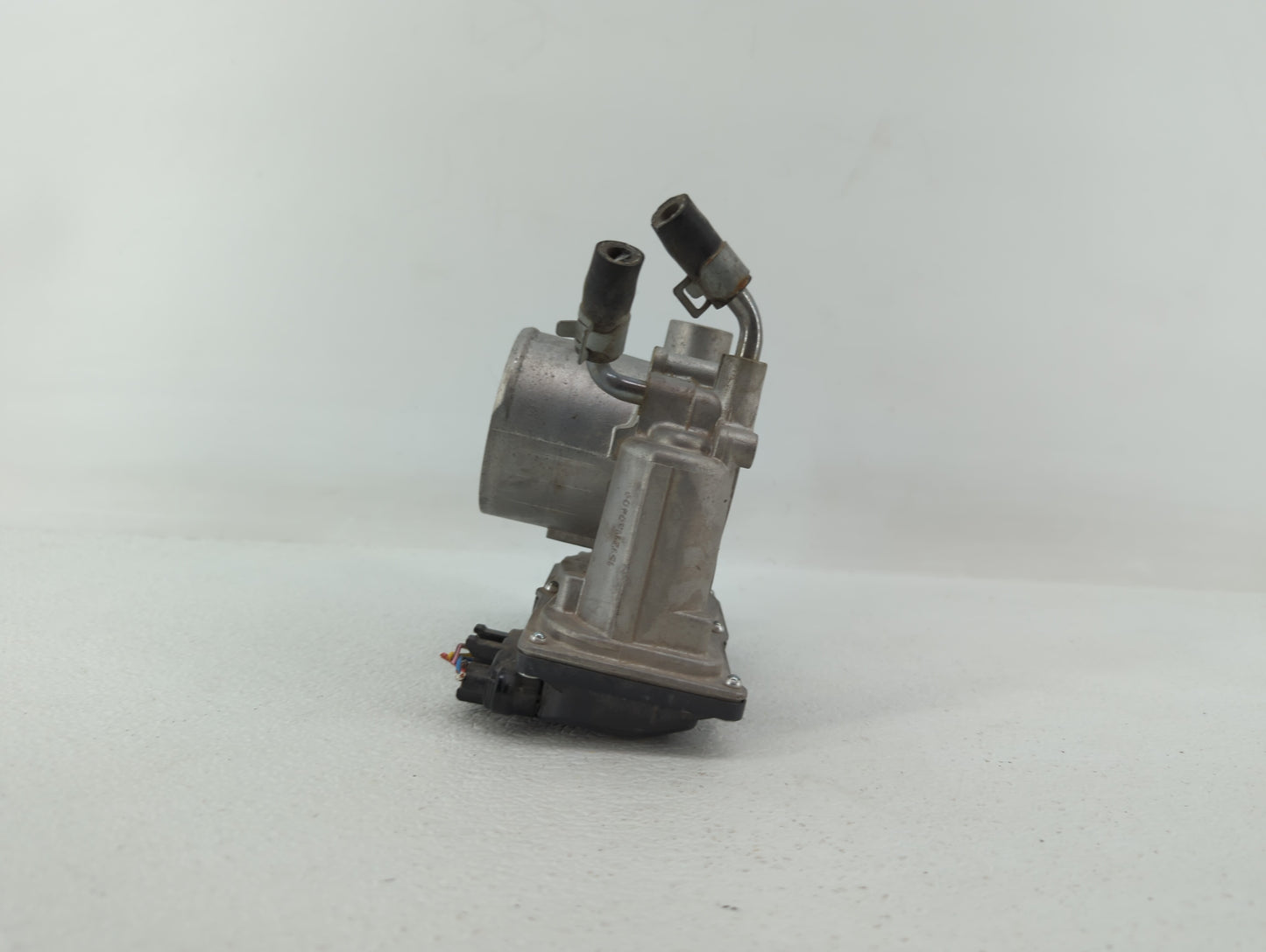 2014-2016 Kia Forte Throttle Body P/N:35100-2E400 35100-2E000 Fits Fits 2012 2013 2014 2015 2016 2018 2019 OEM Used Auto Par