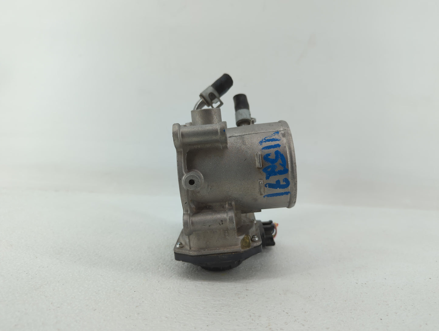 2014-2016 Kia Forte Throttle Body P/N:35100-2E400 35100-2E000 Fits Fits 2012 2013 2014 2015 2016 2018 2019 OEM Used Auto Par