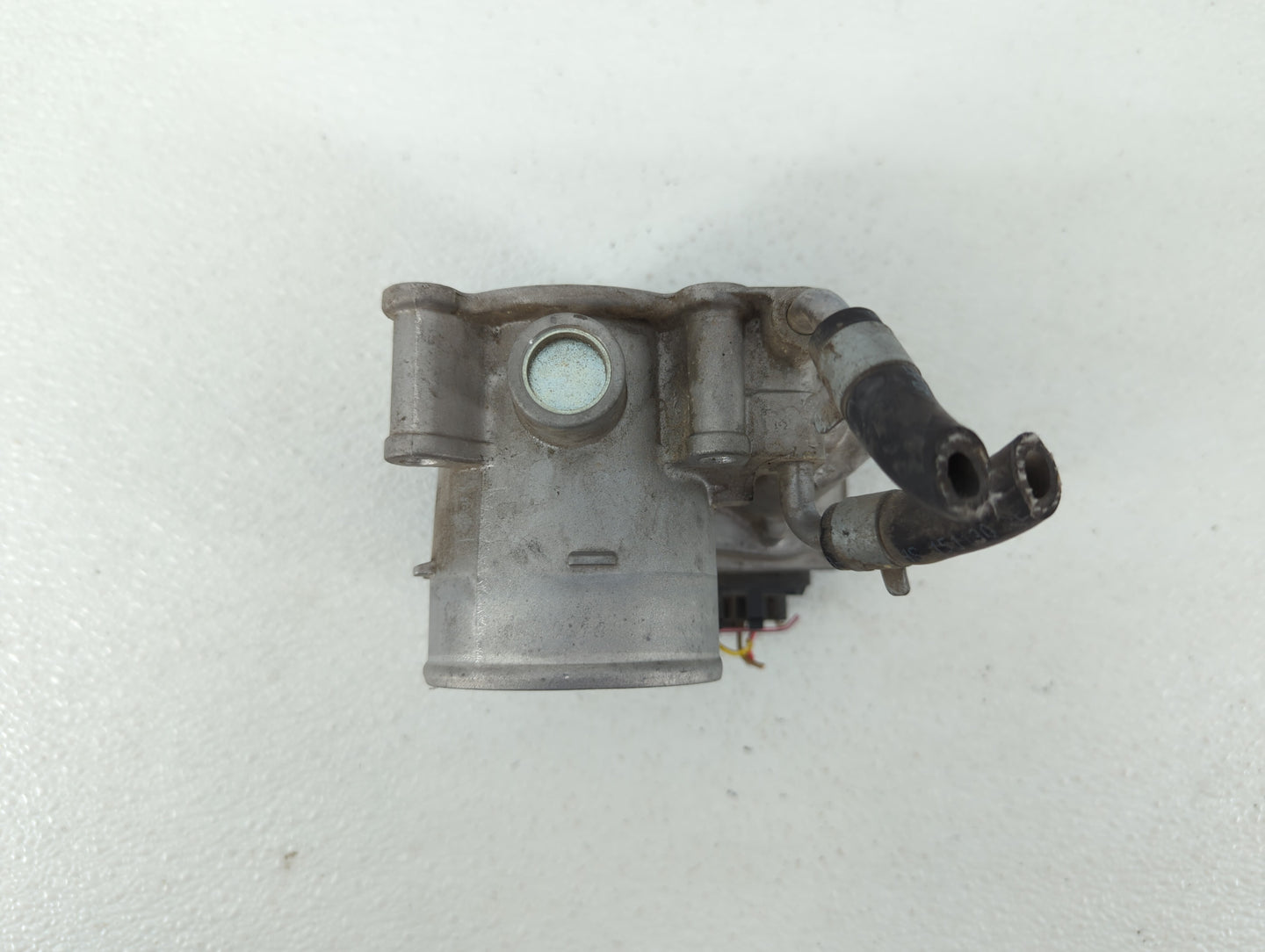 2014-2016 Kia Forte Throttle Body P/N:35100-2E400 35100-2E000 Fits Fits 2012 2013 2014 2015 2016 2018 2019 OEM Used Auto Par