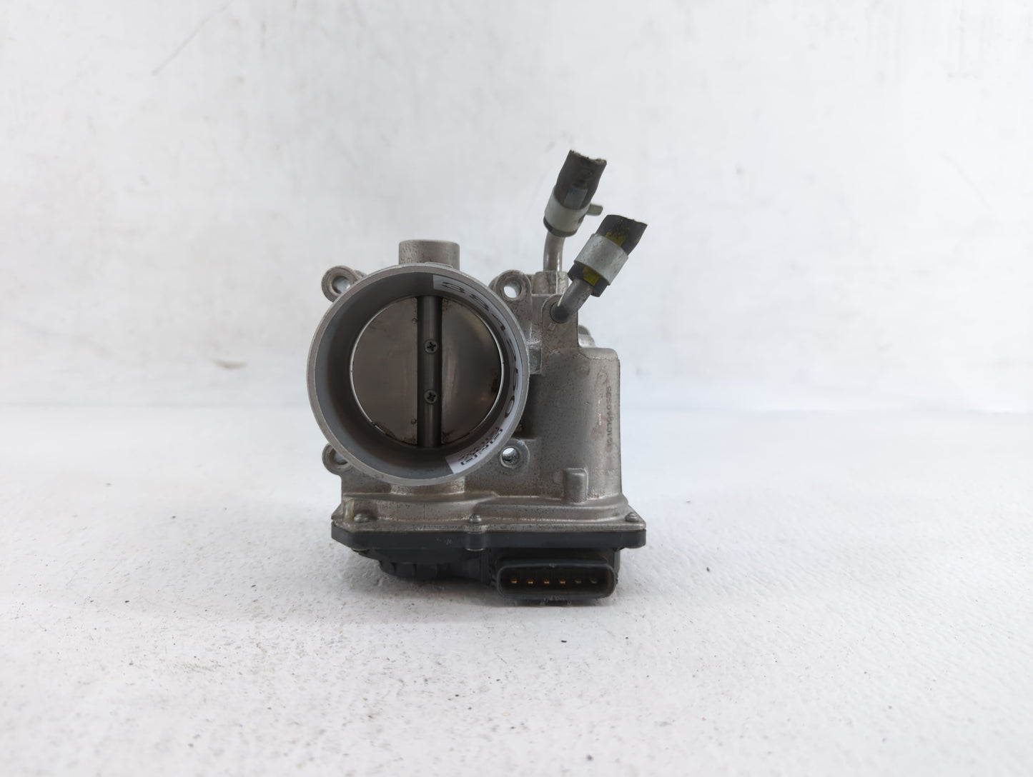 2014-2016 Kia Forte Throttle Body P/N:35100-2E400 35100-2E000 Fits Fits 2012 2013 2014 2015 2016 2018 2019 OEM Used Auto Par