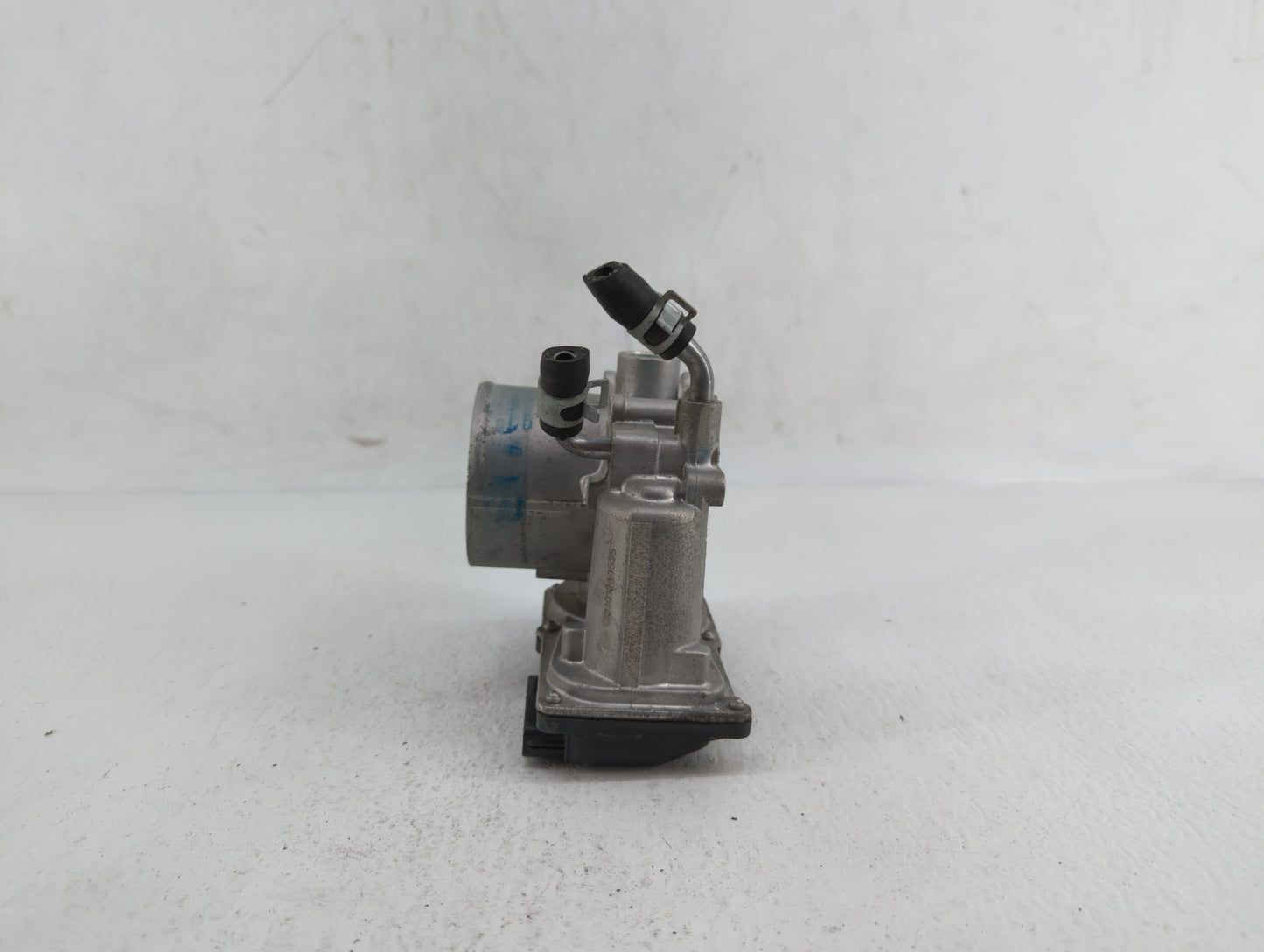 2014-2016 Kia Forte Throttle Body P/N:35100-2E400 35100-2E000 Fits Fits 2012 2013 2014 2015 2016 2018 2019 OEM Used Auto Par
