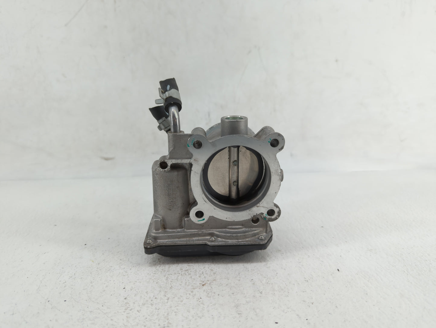 2014-2016 Kia Forte Throttle Body P/N:35100-2E400 35100-2E000 Fits Fits 2012 2013 2014 2015 2016 2018 2019 OEM Used Auto Par