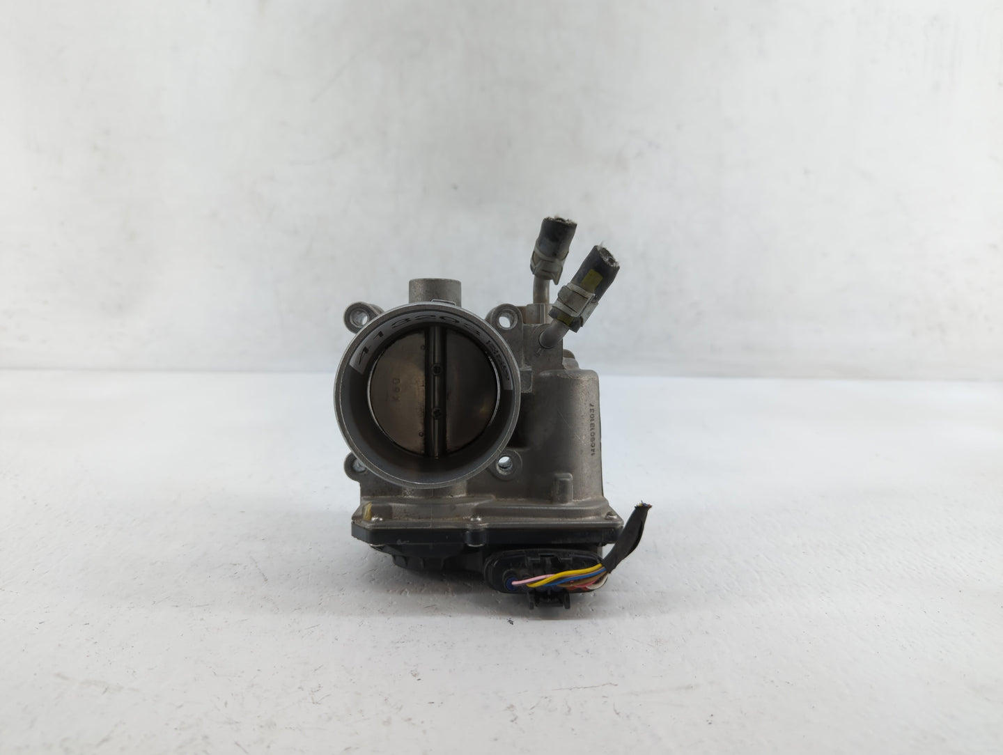 2014-2016 Kia Forte Throttle Body P/N:35100-2E400 35100-2E000 Fits Fits 2012 2013 2014 2015 2016 2018 2019 2020 2021 OEM Use