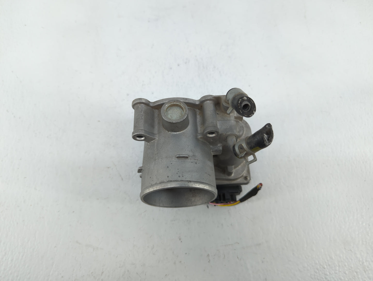 2014-2016 Kia Forte Throttle Body P/N:35100-2E400 35100-2E000 Fits Fits 2012 2013 2014 2015 2016 2018 2019 2020 2021 OEM Use