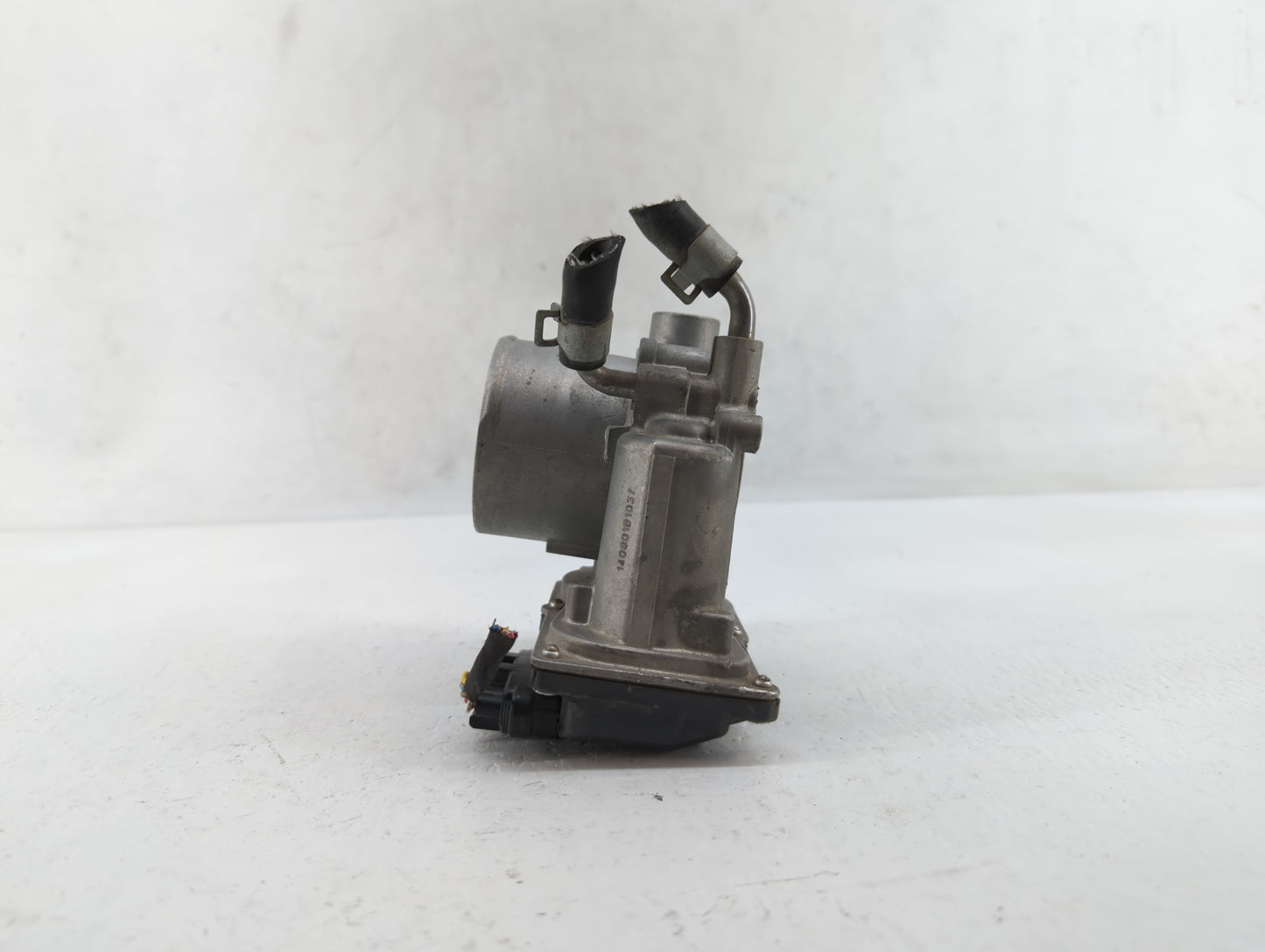 2014-2016 Kia Forte Throttle Body P/N:35100-2E400 35100-2E000 Fits Fits 2012 2013 2014 2015 2016 2018 2019 2020 2021 OEM Use
