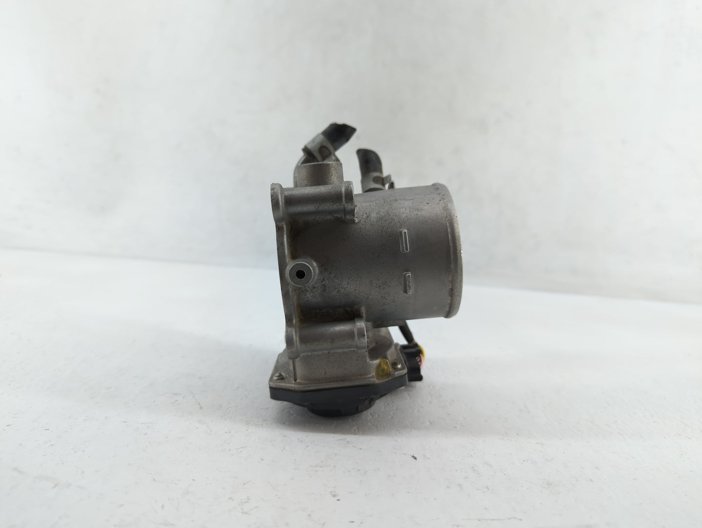 2014-2016 Kia Forte Throttle Body P/N:35100-2E400 35100-2E000 Fits Fits 2012 2013 2014 2015 2016 2018 2019 2020 2021 OEM Use
