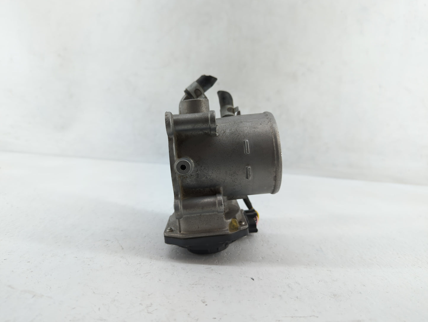 2014-2016 Kia Forte Throttle Body P/N:35100-2E400 35100-2E000 Fits Fits 2012 2013 2014 2015 2016 2018 2019 2020 2021 OEM Use