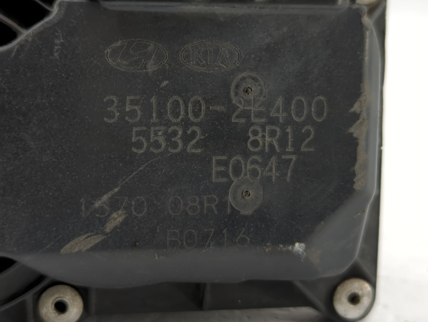 2014-2016 Kia Forte Throttle Body P/N:35100-2E400 35100-2E000 Fits Fits 2012 2013 2014 2015 2016 2018 2019 2020 2021 OEM Use