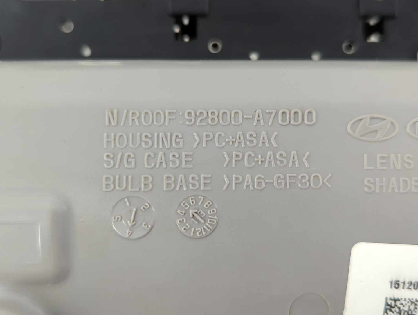 2016 Kia Forte Overhead Roof Console Grey - Oemusedautoparts1.com