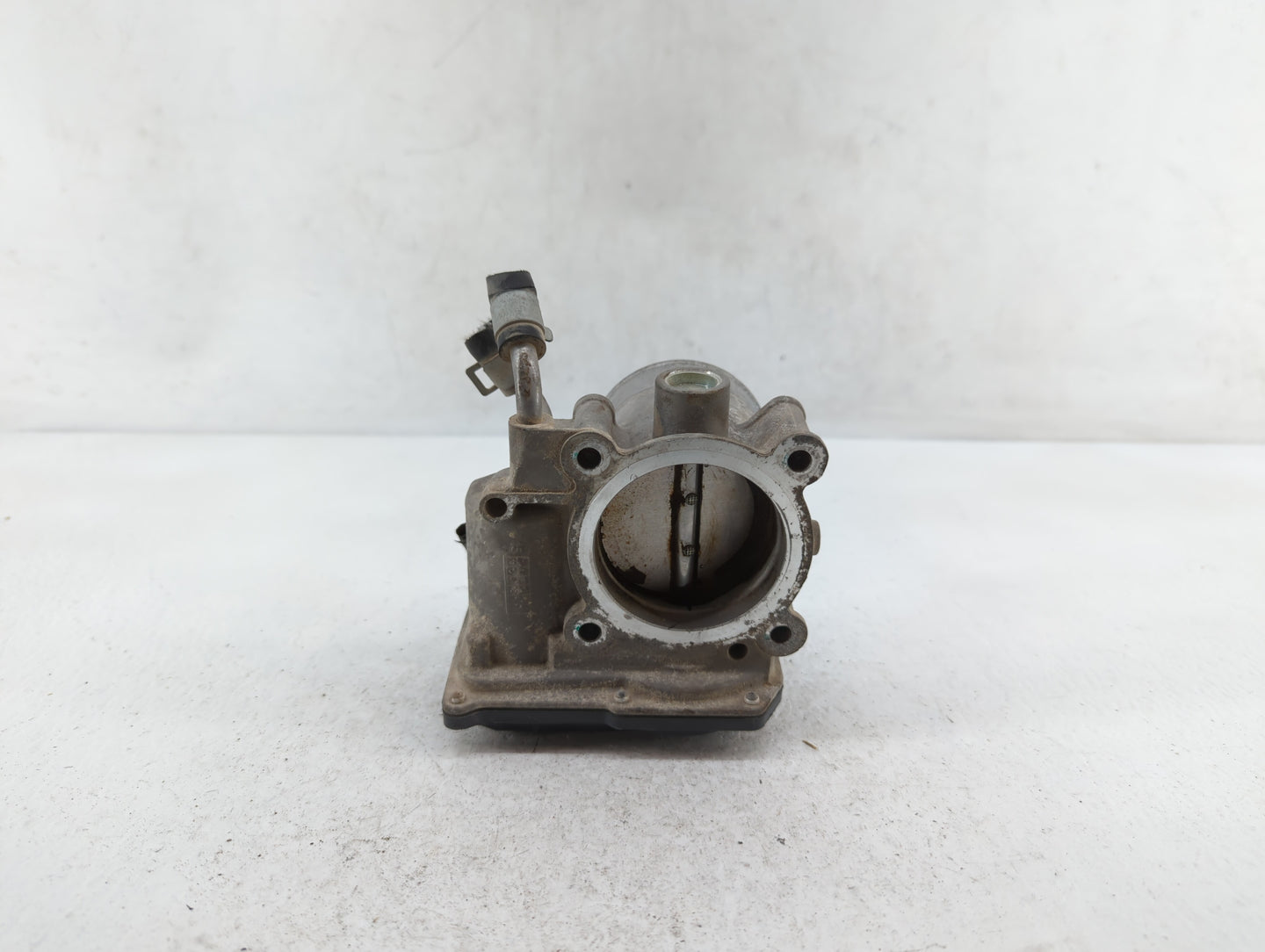 2014-2016 Kia Forte Throttle Body P/N:35100-2E400 35100-2E000 Fits Fits 2012 2013 2014 2015 2016 2018 2019 2020 2021 OEM Use
