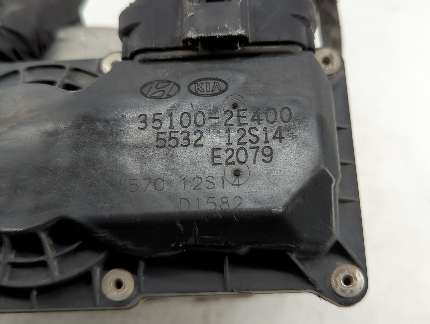 2014-2016 Kia Forte Throttle Body P/N:35100-2E400 35100-2E000 Fits Fits 2012 2013 2014 2015 2016 2018 2019 2020 2021 OEM Use