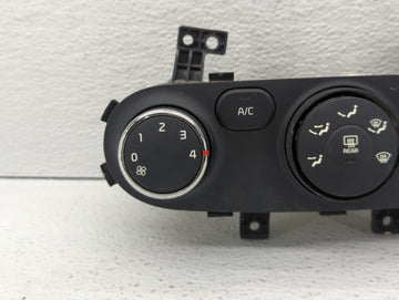2014-2016 Kia Forte Climate Control Module Temperature AC/Heater Replacement P/N:97250-A7050 97250-A7052 Fits Fits 2014 2015 2016 OEM Used Auto Parts