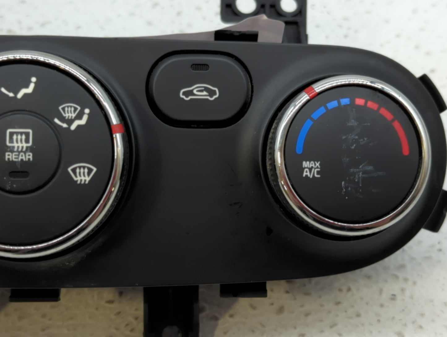 2014-2016 Kia Forte Climate Control Module Temperature AC/Heater Replacement P/N:97250-A7060WK 97250 A7061WK Fits OEM Used A
