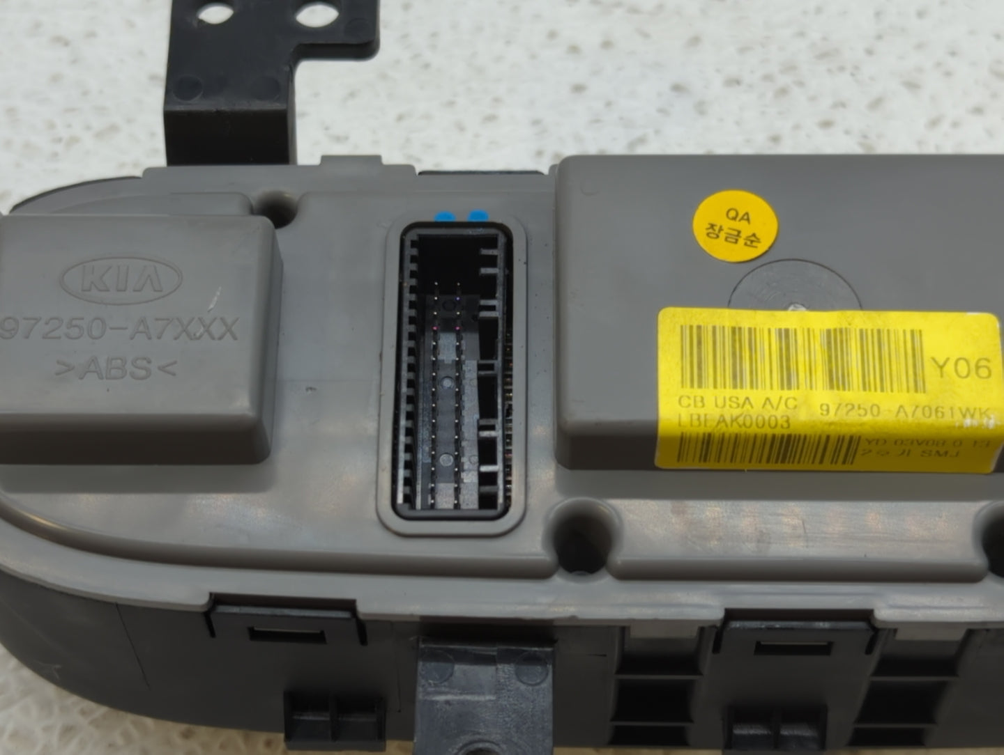 2014-2016 Kia Forte Climate Control Module Temperature AC/Heater Replacement P/N:97250-A7060WK 97250 A7061WK Fits OEM Used A