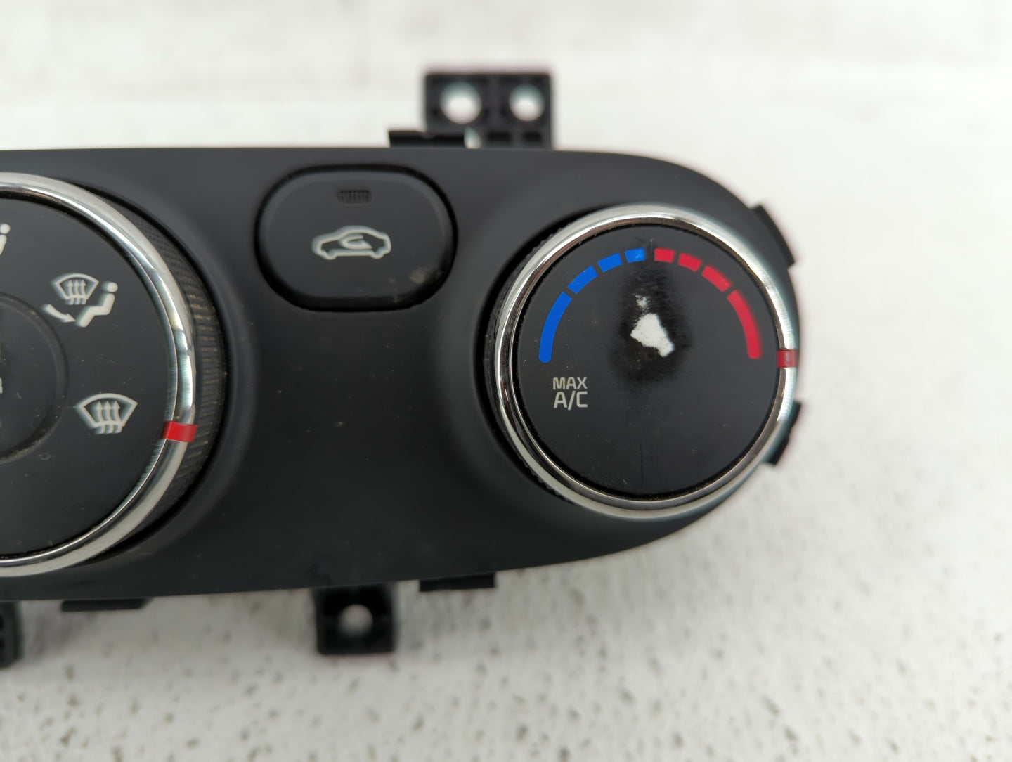 2014-2016 Kia Forte Climate Control Module Temperature AC/Heater Replacement P/N:97250-A7061WK 97250-A7050 Fits OEM Used Aut