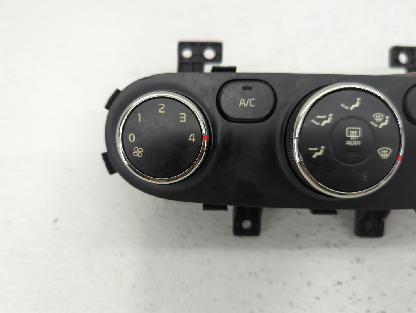 2014-2016 Kia Forte Climate Control Module Temperature AC/Heater Replacement P/N:97250-A7051WK 97250-A7260 Fits OEM Used Aut