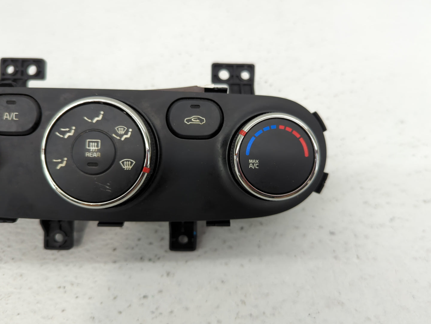 2014-2016 Kia Forte Climate Control Module Temperature AC/Heater Replacement P/N:97250-A7051WK 97250-A7260 Fits OEM Used Aut