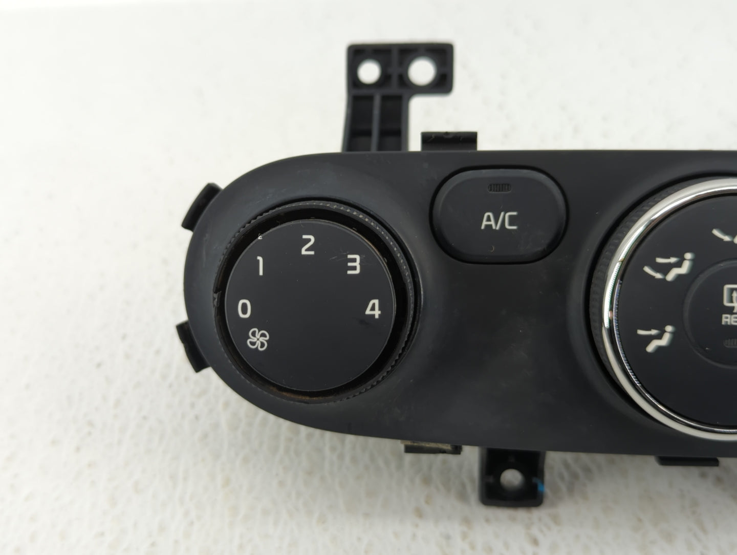 2014-2016 Kia Forte Climate Control Module Temperature AC/Heater Replacement P/N:97250-A7060WK 97250 A7061WK Fits OEM Used A