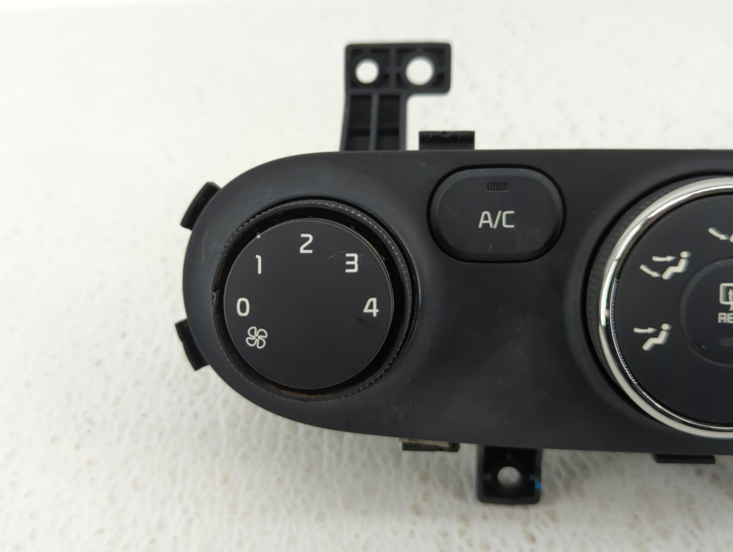 2014-2016 Kia Forte Climate Control Module Temperature AC/Heater Replacement P/N:97250-A7060WK 97250 A7061WK Fits OEM Used A