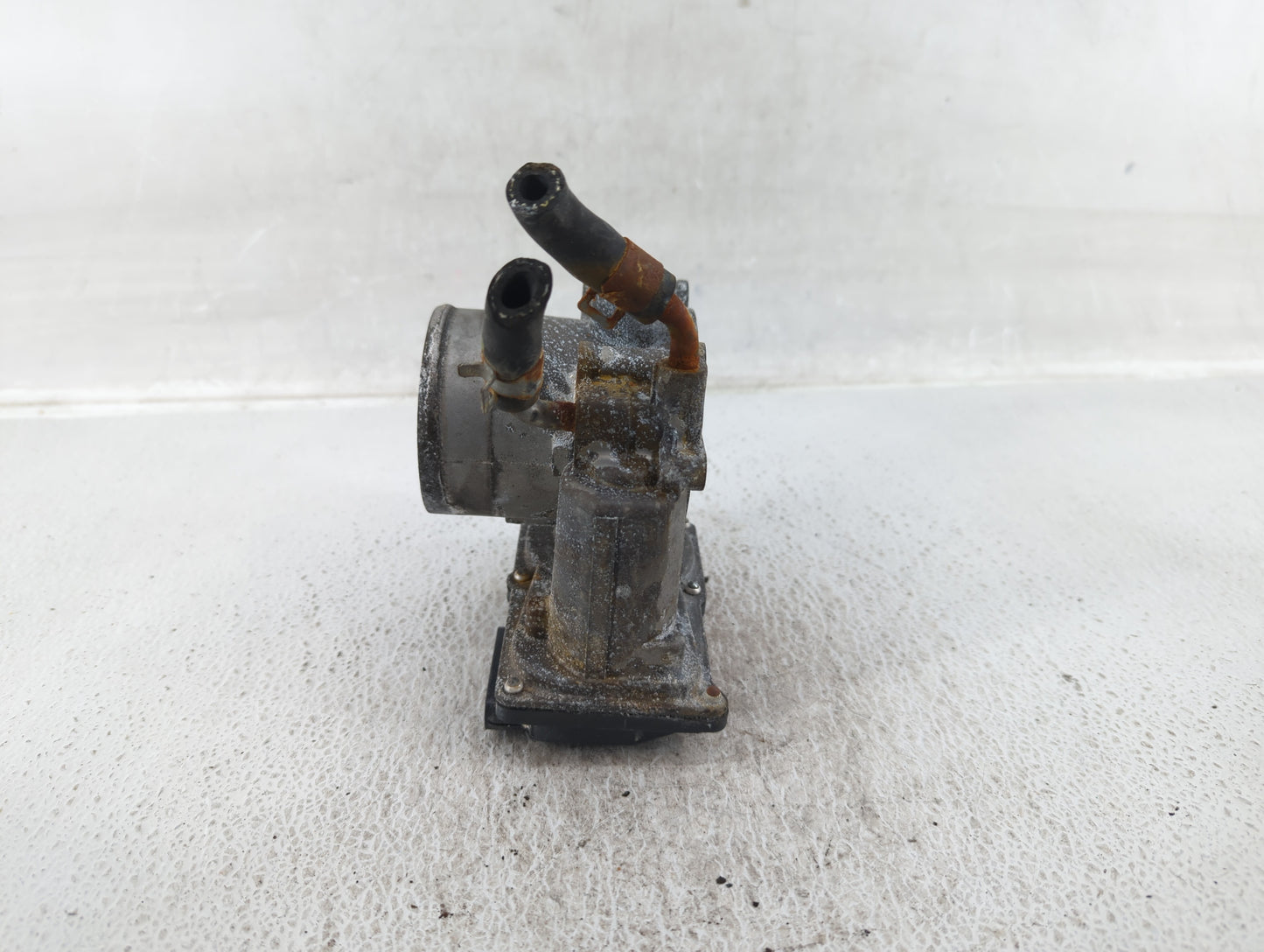 2014-2016 Kia Forte Throttle Body P/N:35100-2E400 Fits Fits 2012 2013 2014 2015 2016 2018 2019 2020 2021 OEM Used Auto Parts