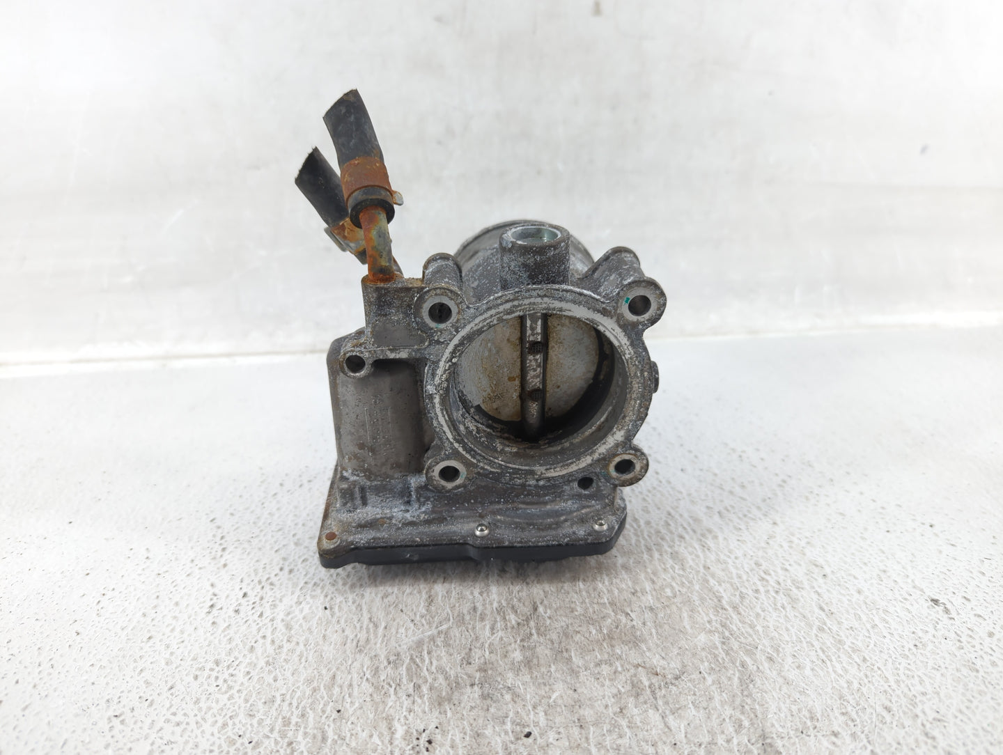 2014-2016 Kia Forte Throttle Body P/N:35100-2E400 Fits Fits 2012 2013 2014 2015 2016 2018 2019 2020 2021 OEM Used Auto Parts