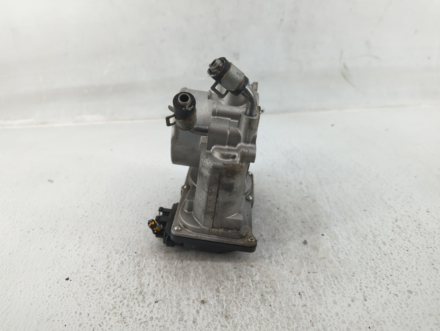 2014-2018 Kia Forte Throttle Body P/N:35100-2E000 Fits Fits 2011 2012 2013 2014 2015 2016 2017 2018 2019 2020 2021 OEM Used 