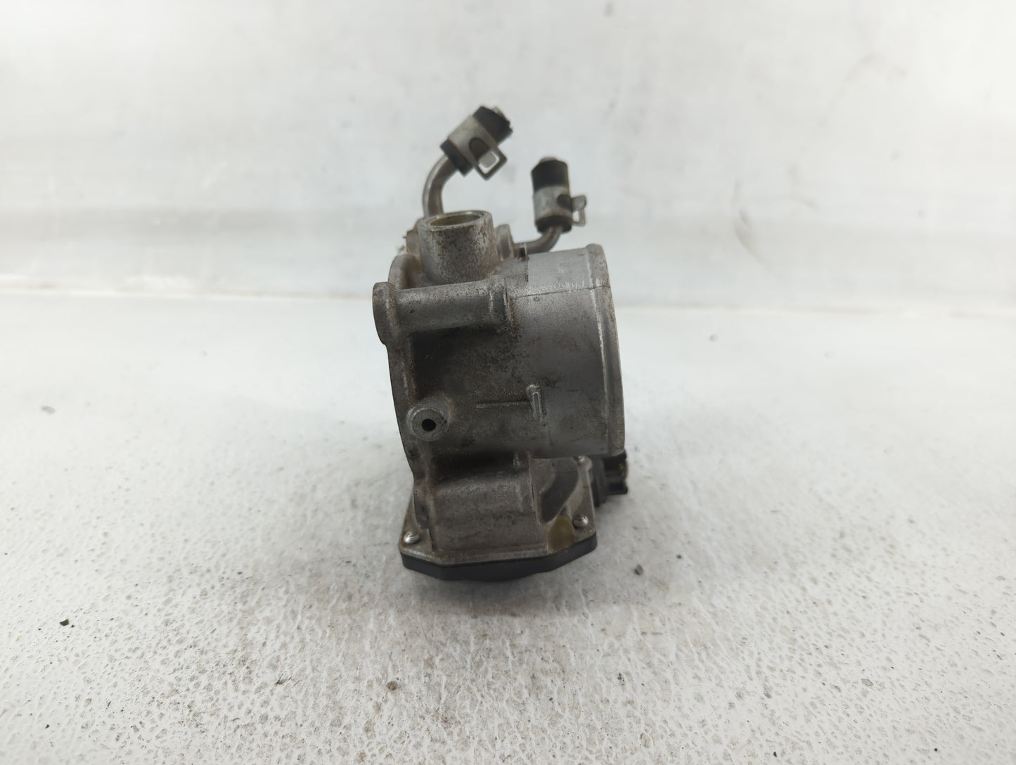 2014-2018 Kia Forte Throttle Body P/N:35100-2E000 Fits Fits 2011 2012 2013 2014 2015 2016 2017 2018 2019 2020 2021 OEM Used 