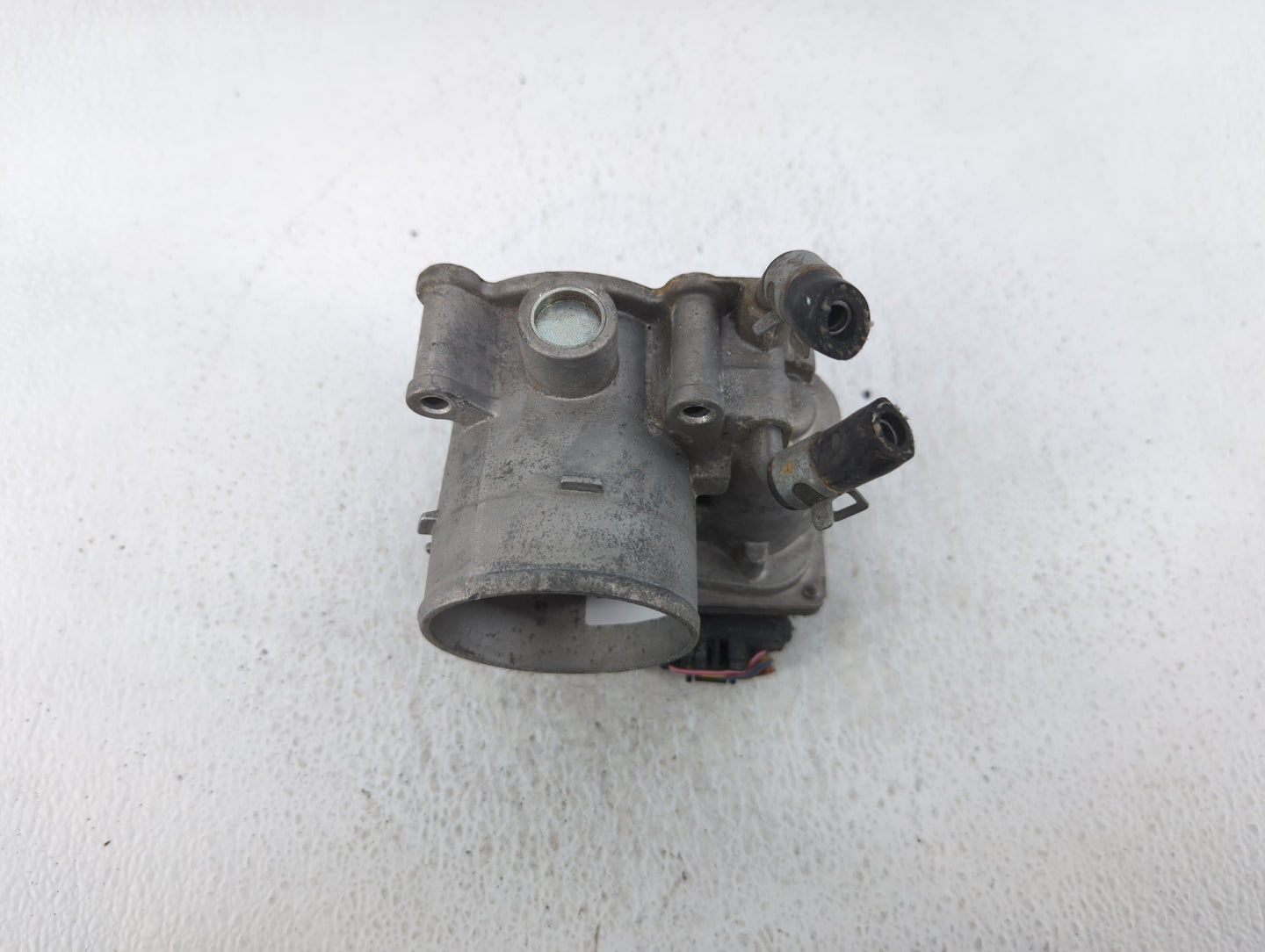 2014-2016 Kia Forte Throttle Body P/N:5532 12S14 35100-2E400 Fits Fits 2012 2013 2014 2015 2016 2018 2019 2020 2021 OEM Used