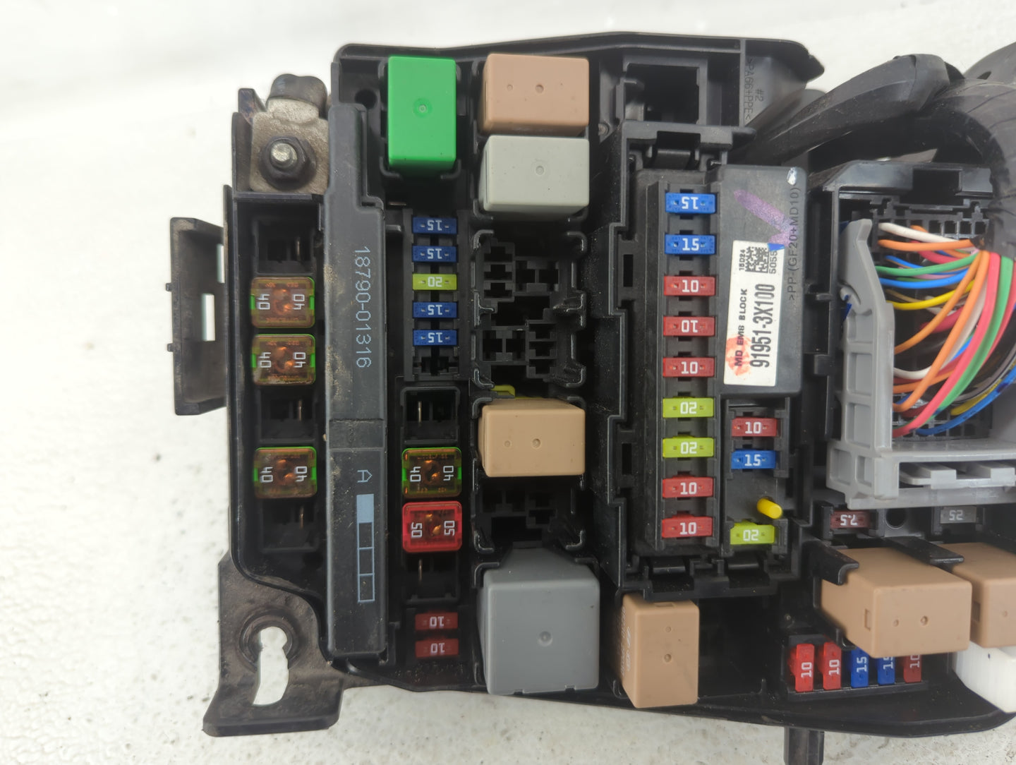2014-2016 Kia Forte Fusebox Fuse Box Panel Relay Module P/N:91209-A7192 Fits Fits 2014 2015 2016 OEM Used Auto Parts - Oemus