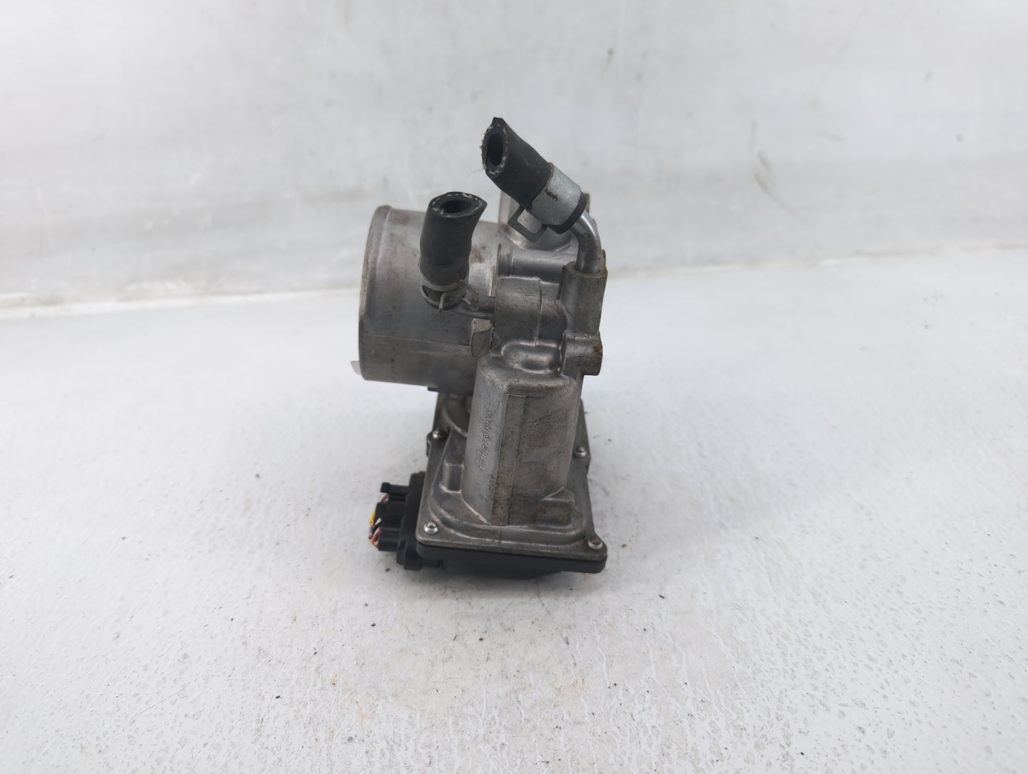 2014-2016 Kia Forte Throttle Body P/N:35100-2E400 Fits Fits 2012 2013 2014 2015 2016 2018 2019 2020 2021 OEM Used Auto Parts